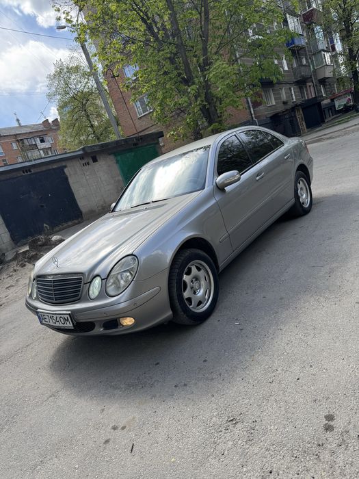 Продам Mercedes-Benz W211 2003г.