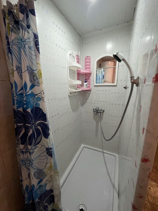 Здається житло в селі Кваси