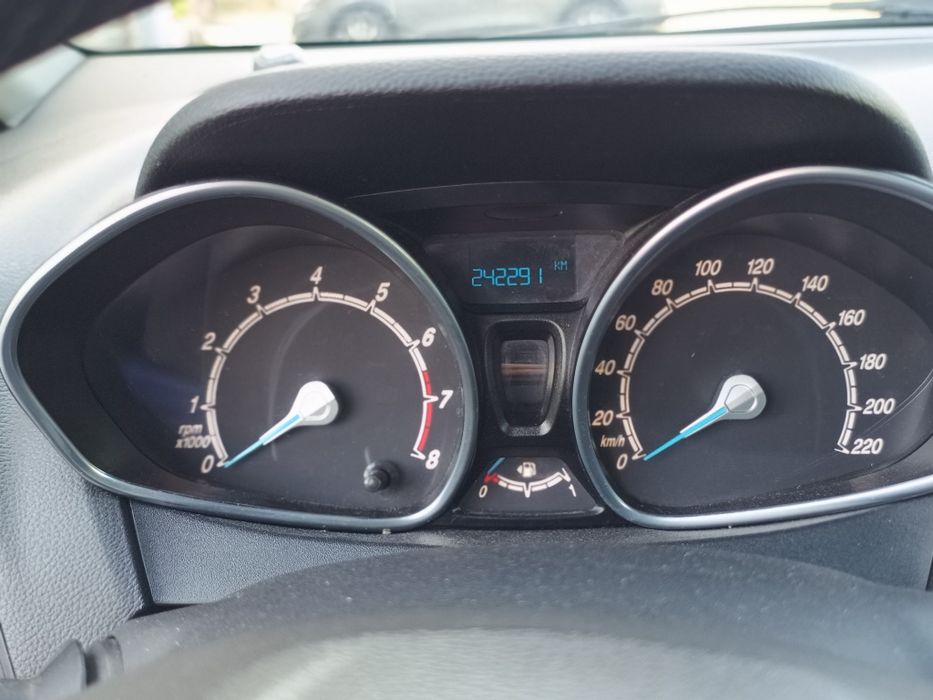 Терміново продам Ford B MAX 2013 року.