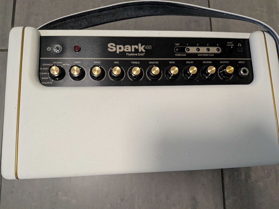 Wzmacniacz gitarowy Spark 40 White