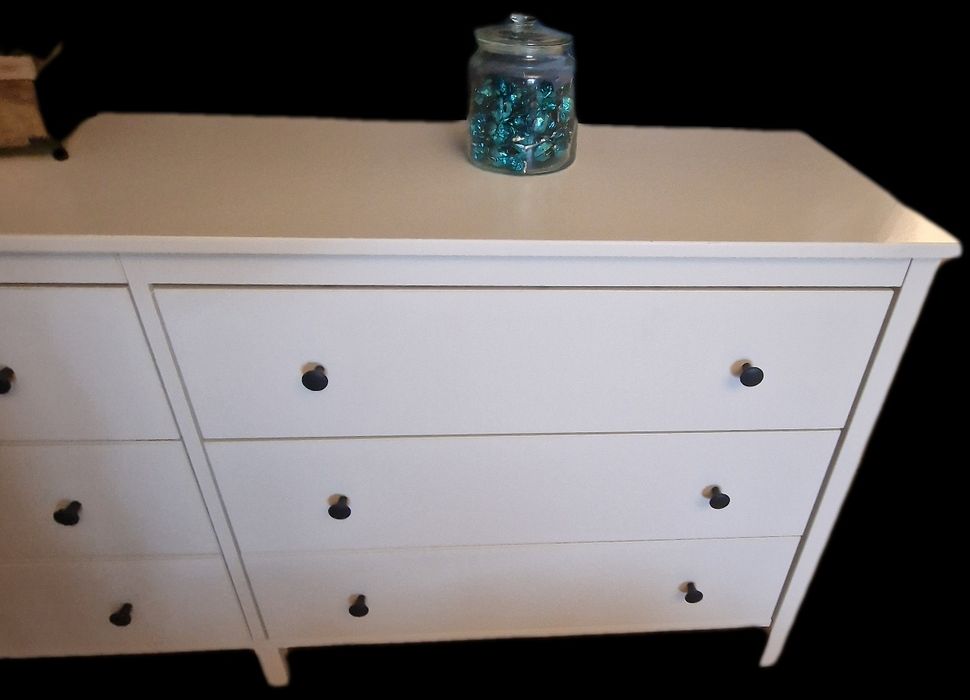 Cómoda branca com 6 gavetas