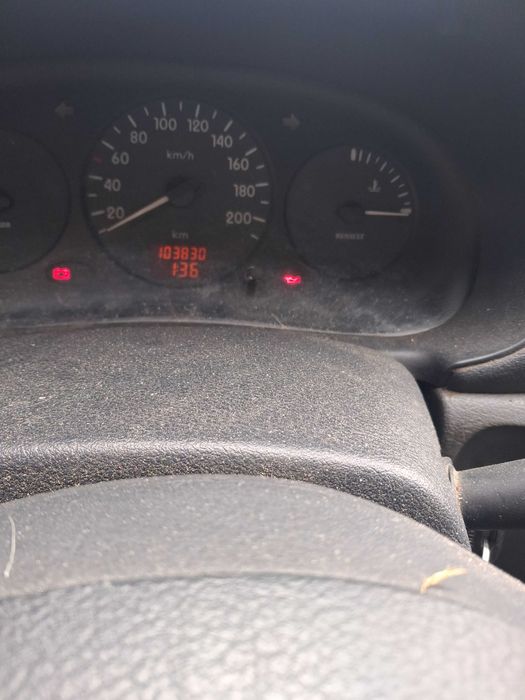 Samochod renault thalia