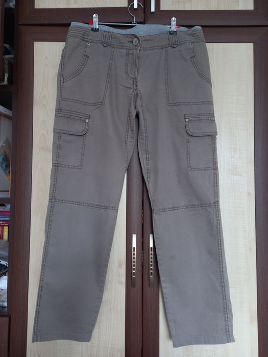 Жіночі штани спортивного стилю