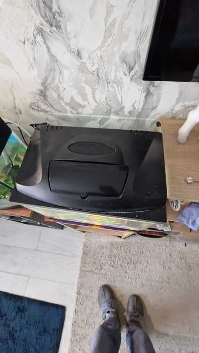 Акваріум приблизно 40 літрів