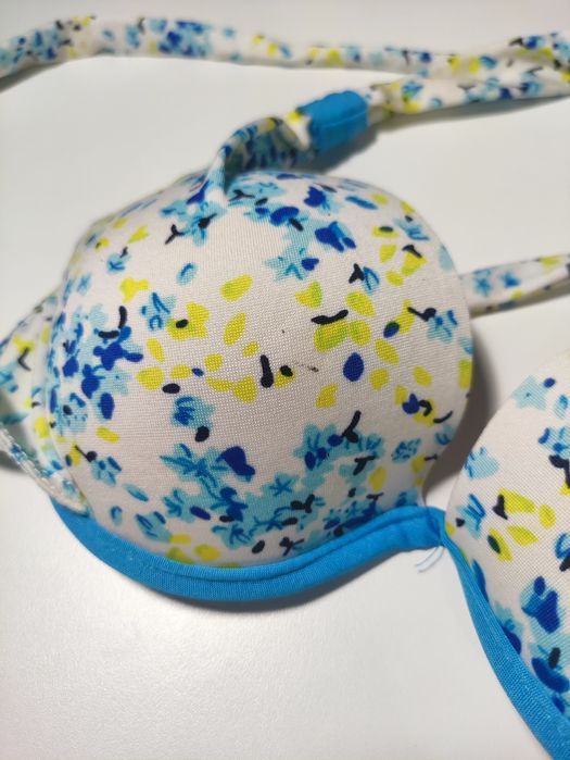 Strój kąpielowy w kwiaty