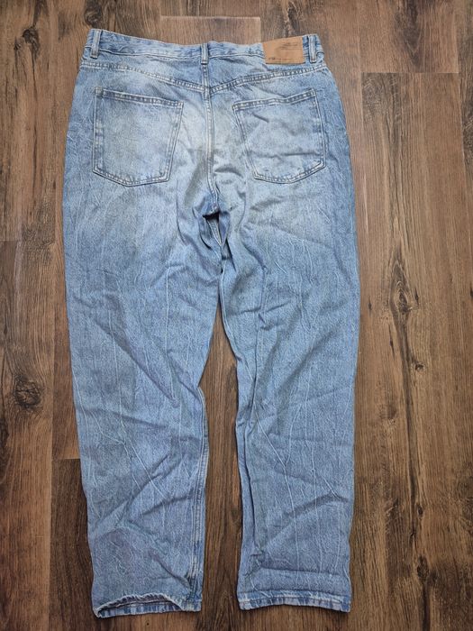 Spodnie jeansowe z przetarciami