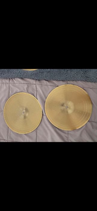 Pratos de bateria
