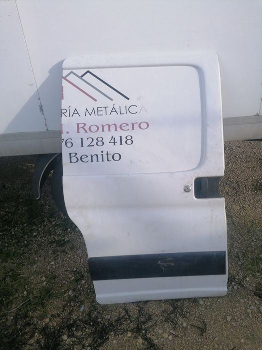 Porta lateral citroen Berlingo e Peugeot partner de 1997 a 2007