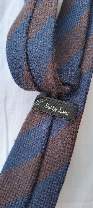 Gravata Suits Inc - Usada 1x | Impecável - Corte fino