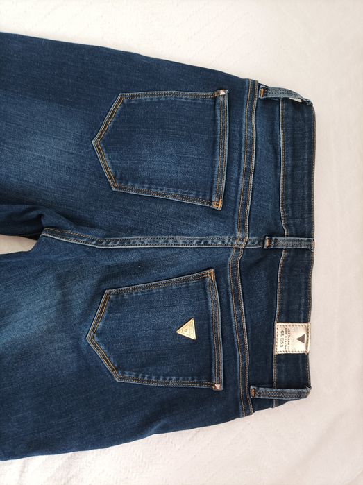 Jeansy damskie Guess 90% bawełna rozmiar 24