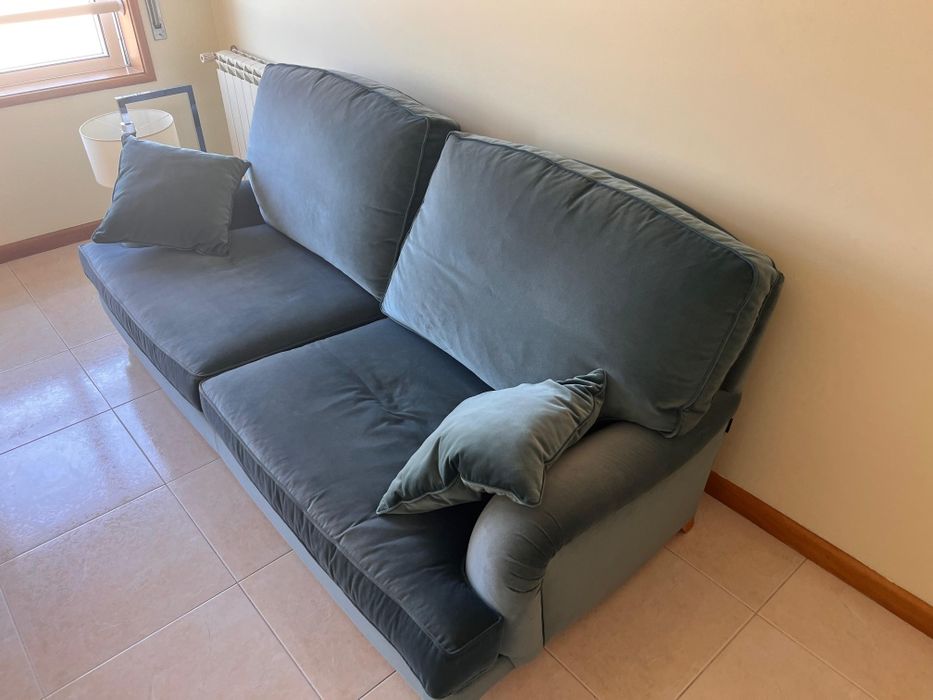 Sofá Moderno 3 lugares em Veludo