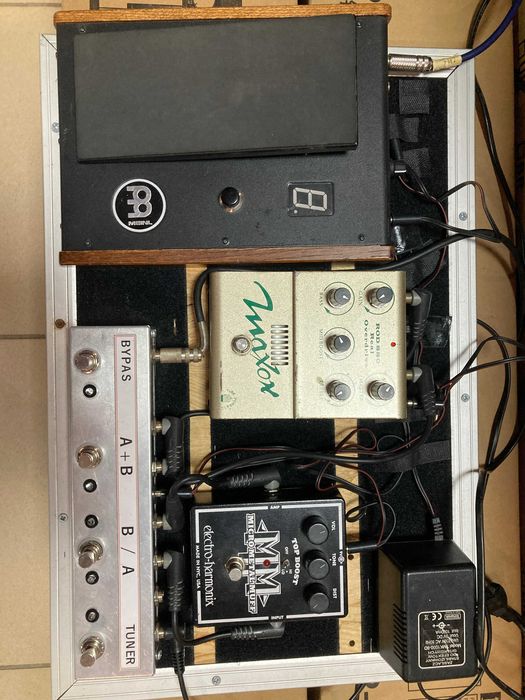 Педалі ефектів Maxon, Micro Metal Muff, Meinl FX10,& кілки Fender Lock
