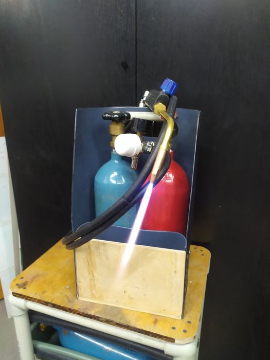 Газосварочный пост для пайки твёрдыми припоеми по меди ,латуни железу