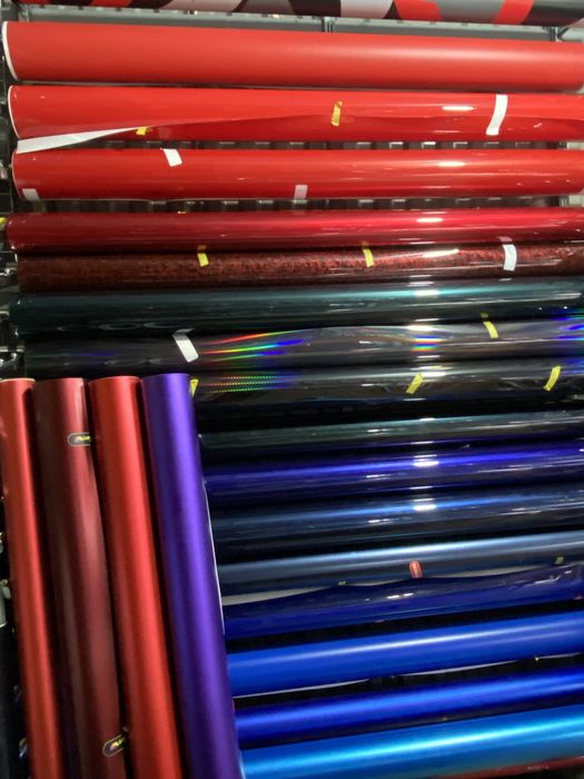 Карбонові вінілові плівки , глянцеві , матові , сатинові. Бренд Carlas