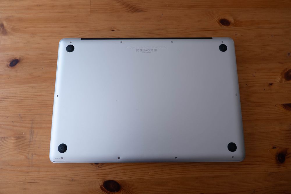 MacBook Pro 15" Early 2011 i7 2.2GHz AMD Radeon HD 6750M