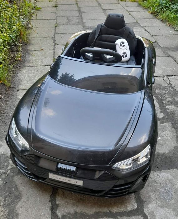Sprzedam elektryczny samochód dla dziecka Audi RS e-tron GT – stan bardzo dobry