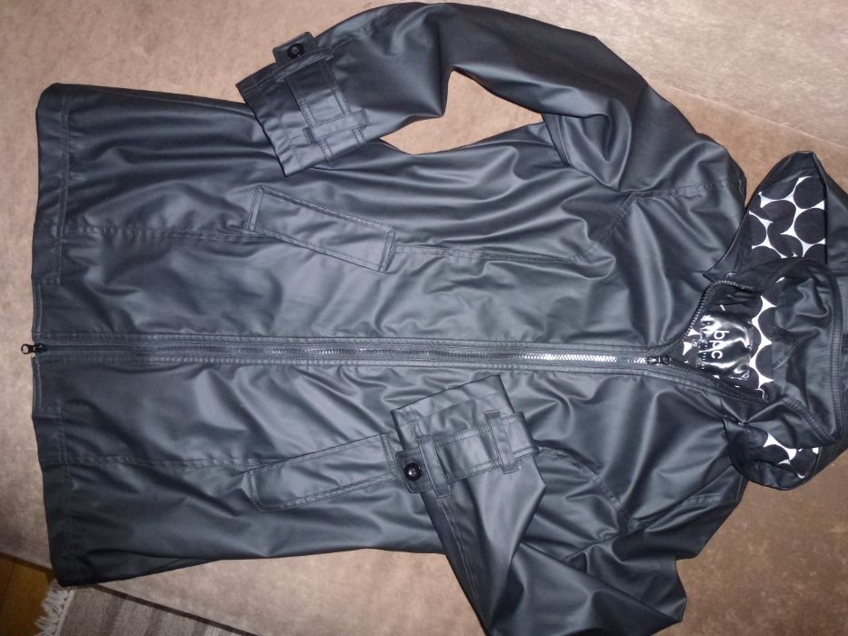 Sportowy płaszczyk czarny roz M/L firmy bpc bonprix collection now