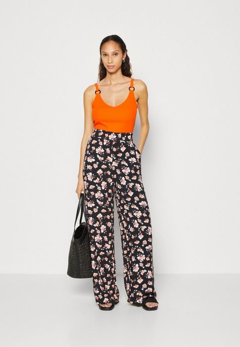 Spodnie na gumce  w kwiaty, szeroka nogawka, Anna Field XL