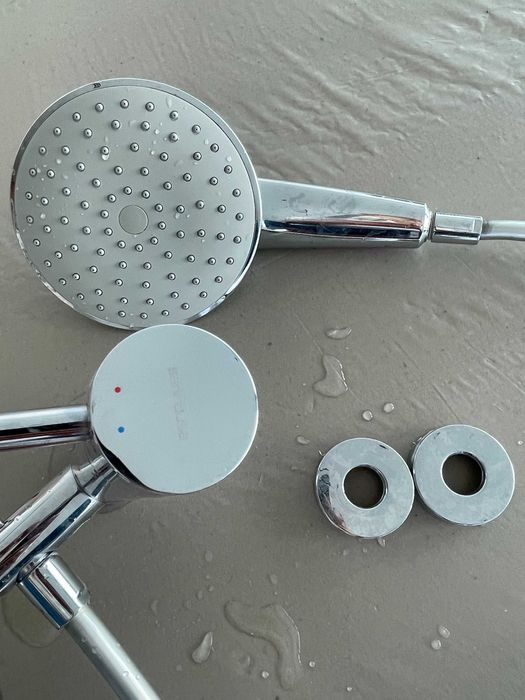 Conjunto torneira com grande chuveiros de mão Sanindusa