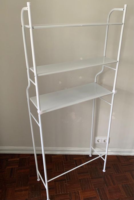 Rack que foi secretária muito útil. Estante como nova.