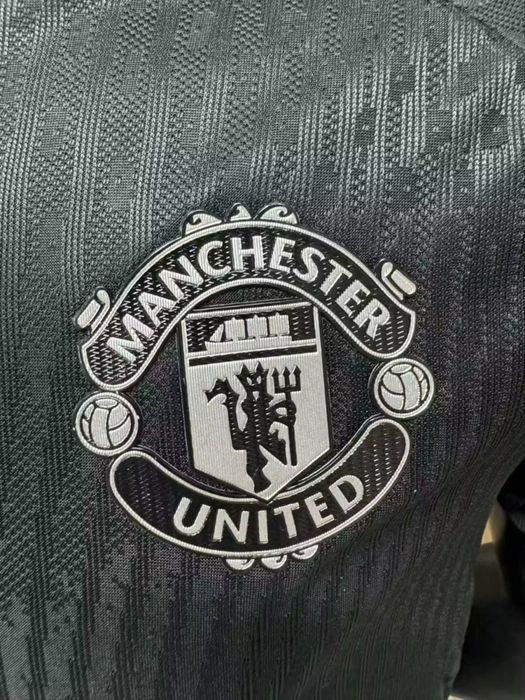 Manchester U- 26/27
