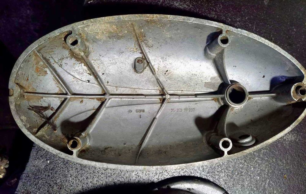 Запчастини JAWA 250-353 / Картер, циліндр, поршень, головка циліндра