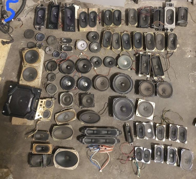 Głośniki z TV, wież, monitorów, ponad 200 sztuk hurt,  cena za całość