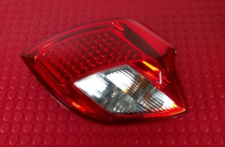 Farolim Stop Dto - 92402-1H0 - KIA CEE'D Hatchback (ED)