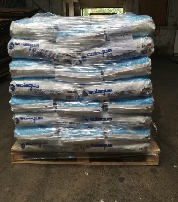 Tabletka do uzdatniania wody . Sól w tabletkach