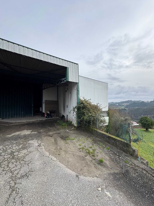 Arrendamento | Armazém 1000m² | Foz do Sousa – Gondomar