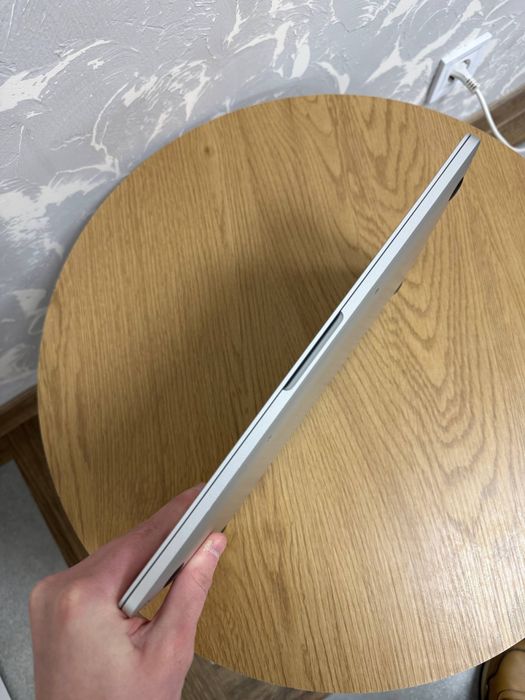 MacBook Pro 13” 2018 (i5, 8Gb, 256Gb) Акумулятор 1 цикл