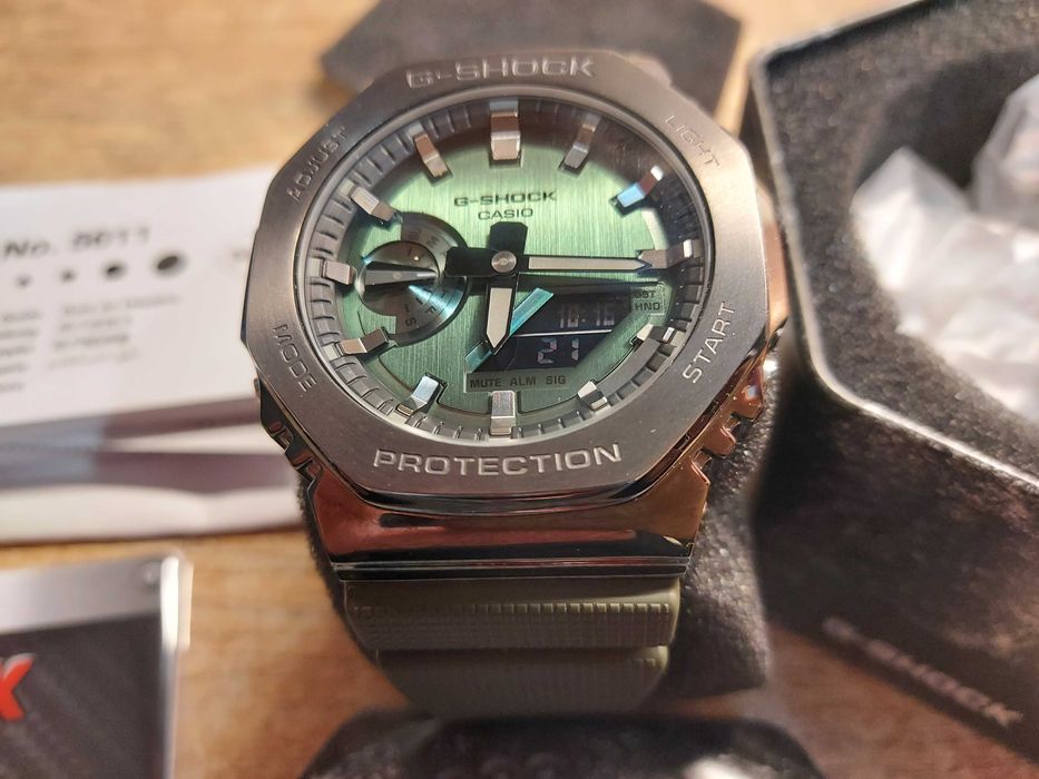 Casio G-SHOCK Octagon Original Metal Covered GM-2100B-3AER