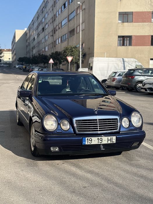 Mercedes-Benz E200 Avantgard