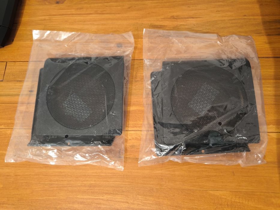 Grelhas para colunas na porta Golf MK2 Jetta MKII