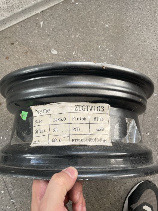 продам диск  R14 литой новый