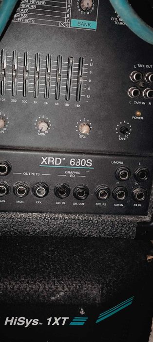 Sistema PA Peavey Completo – XRD 680S + EQ 215 + 2 Colunas XT Series