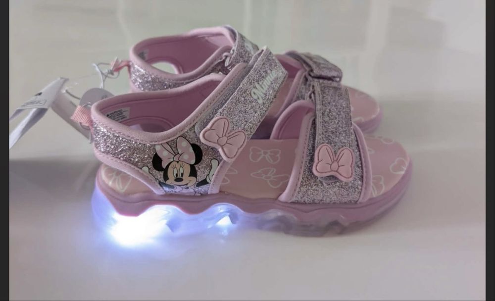 Śliczne sandalki dla dzieczynki Minnie Mouse rozmiar 30/31