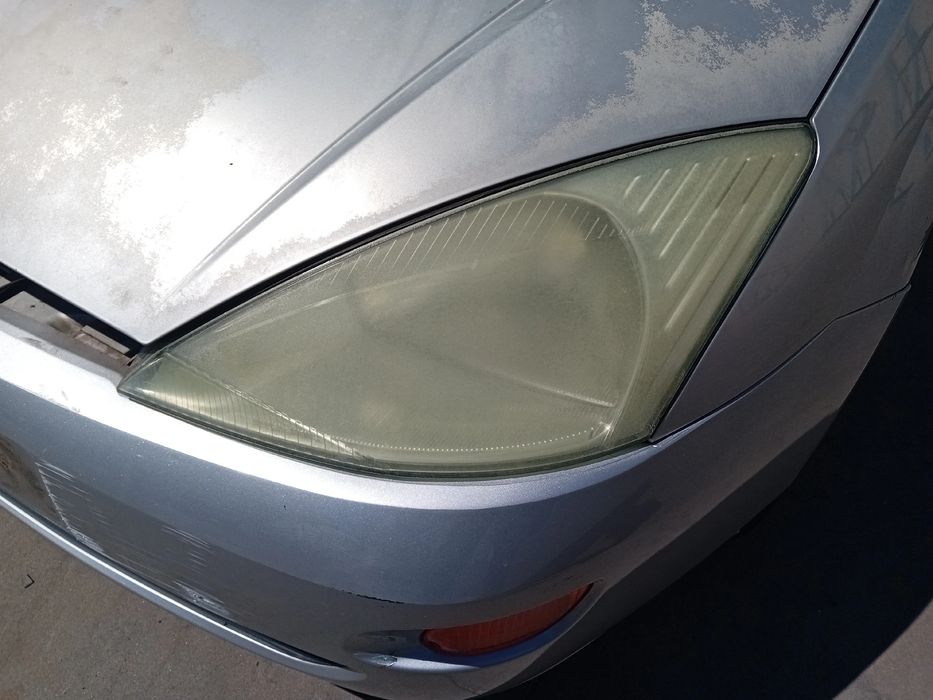 Ótica / farol esquerda FORD Focus I (DAW, DBW)