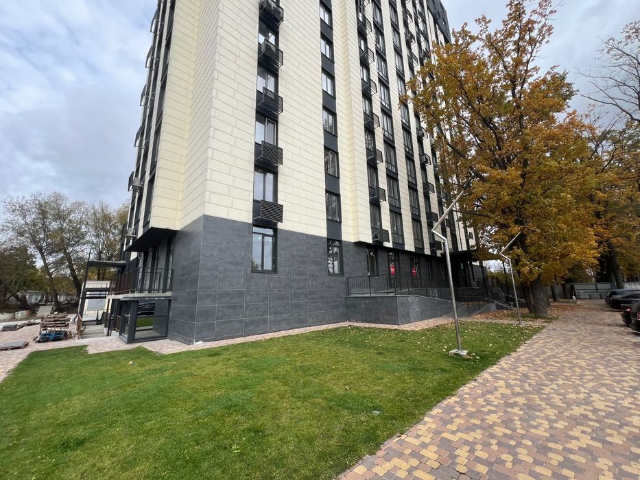 Без% Продається трикімнатна квартира в Park Plaza, Чабани, РОЗСТРОЧКА