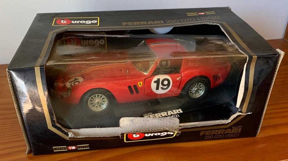 Coleção Bburago 1:18 – Ferrari F40 / Bugatti EB110 / Lamborghini | Venda Individual