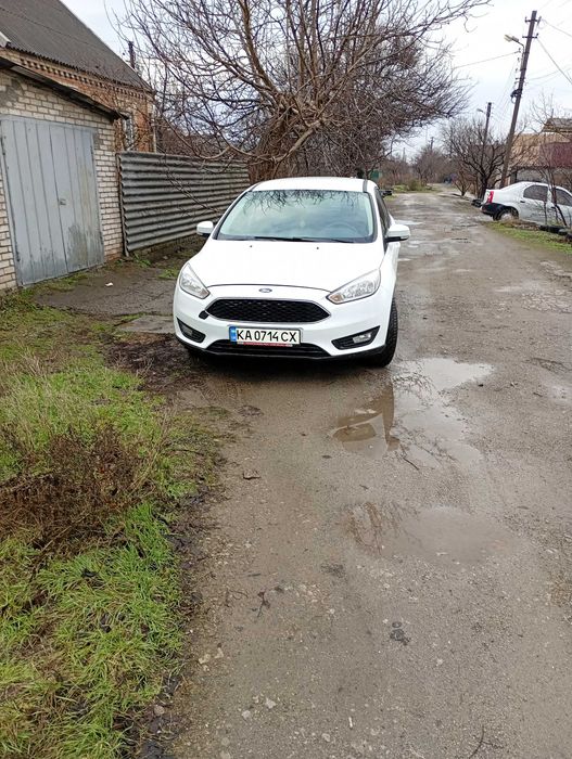 Автомобиль ford focus