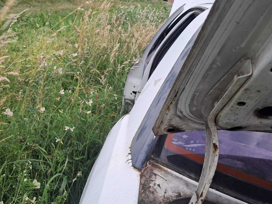 Петлі завіса ляди кришки багажника форд Сієрра седан