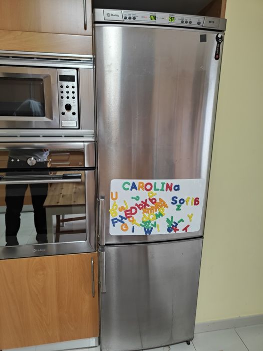 Frigorífico Combinado Balay Inox No Frost – Display Digital – A funcionar