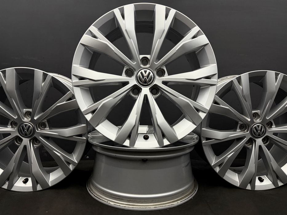 Диски R17 5x112 Et40 7J. Volkswagen Tiguan Passat B8 B7 B6 Jetta Golf Touran Caddy CC Audi Q3 Q2 Skoda Kodiaq Karoq Octavia A8 A7 A5 Superb