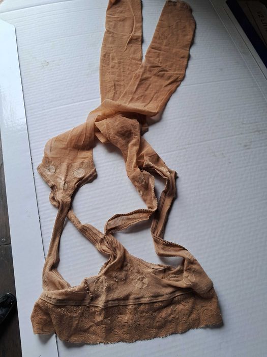 Pończochy  ze szwem i inne z piętą