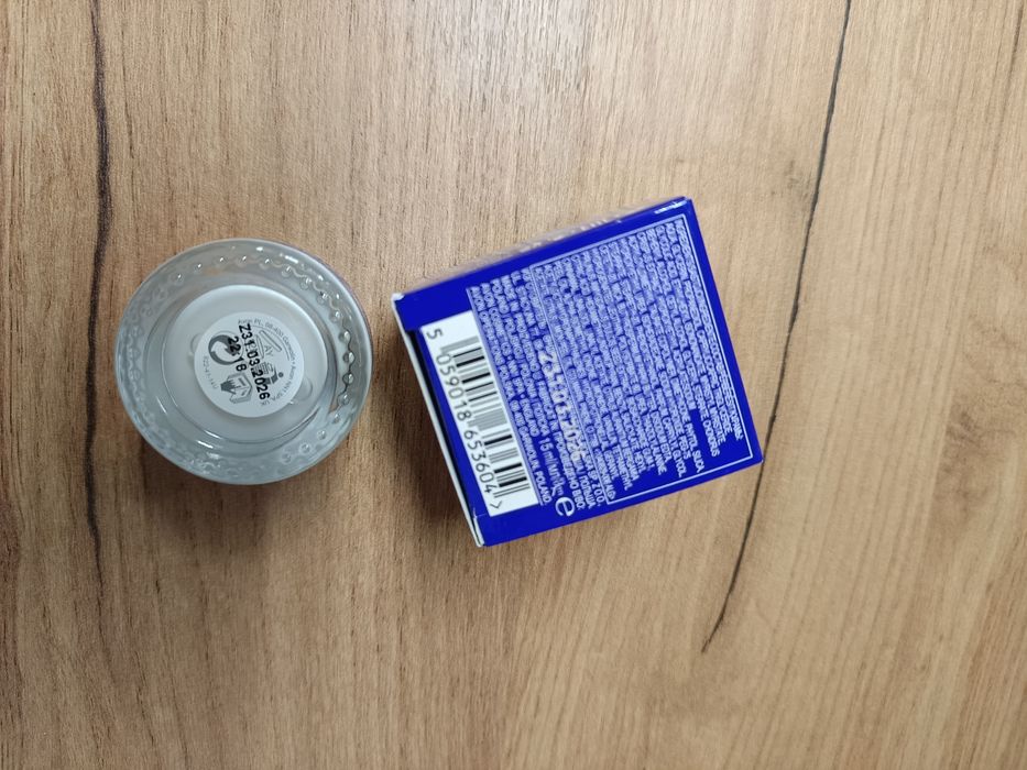 Nowy krem pod oczy na noc Avon Platinum 15ml