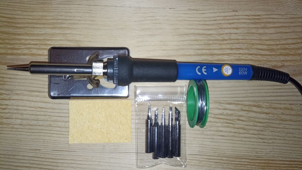 Набір для паяння. 9 одиниць. Паяльник.