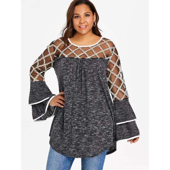 túnicas em malha com aplicações em tule e renda