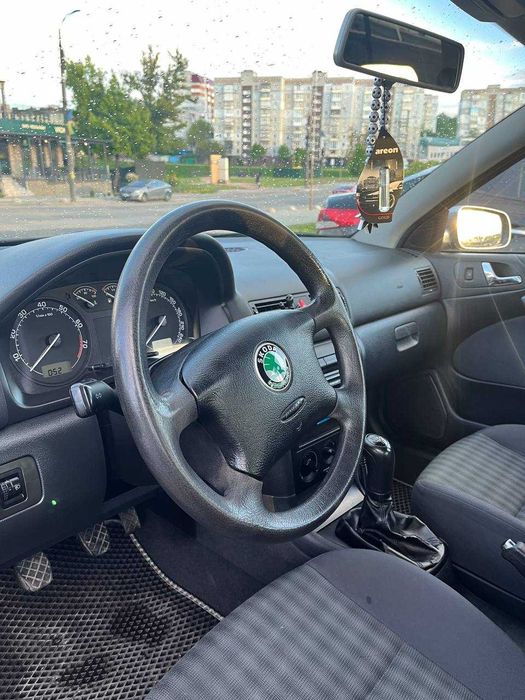 Продам Шкоду Октавію