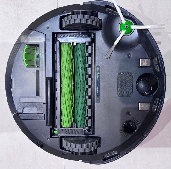 Robot sprzątający iRobot Roomba i3+ wraz ze stacją oczyszczającą